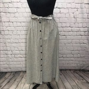 Black white plaid skirt